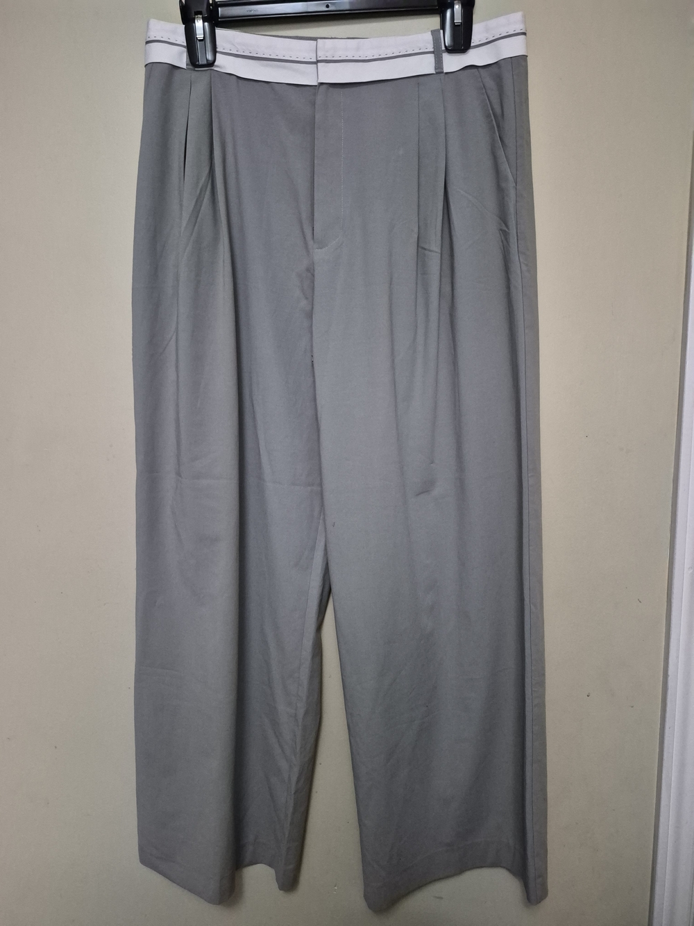 Zara Gray Wide-Leg Pleated Pants with White Waistband